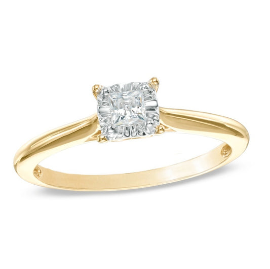 Round Classic Diamond Engagement Ring